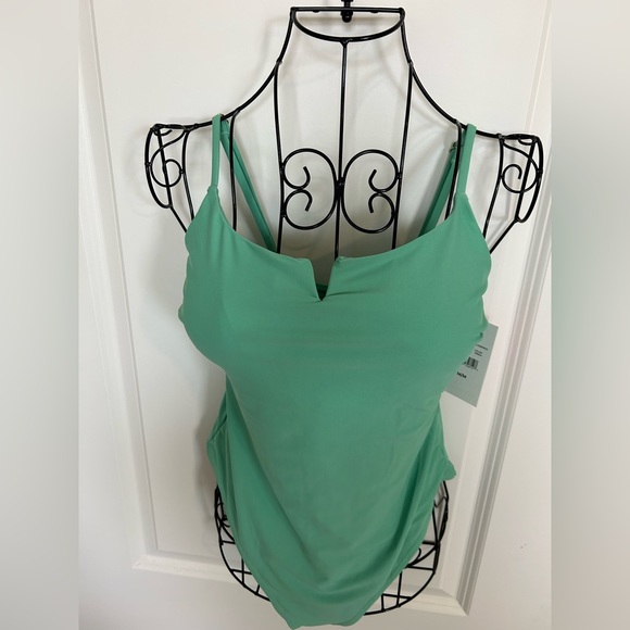 Endless Sun Other - Endless Sun Bathing Suit V-wire , removable pads